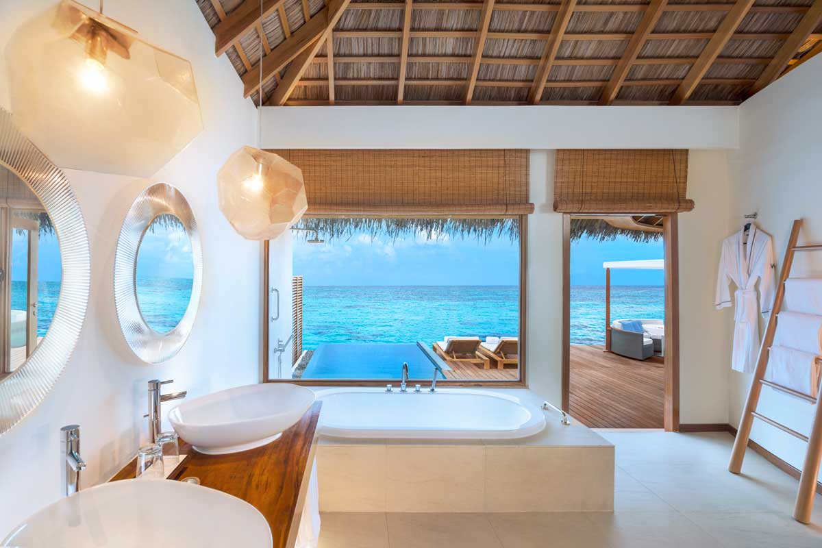 Innenraum der Over-Water-Villas - Badbereich © Marriott-International Innenraum der Over-Water-Villas - Badbereich © Marriott-International
