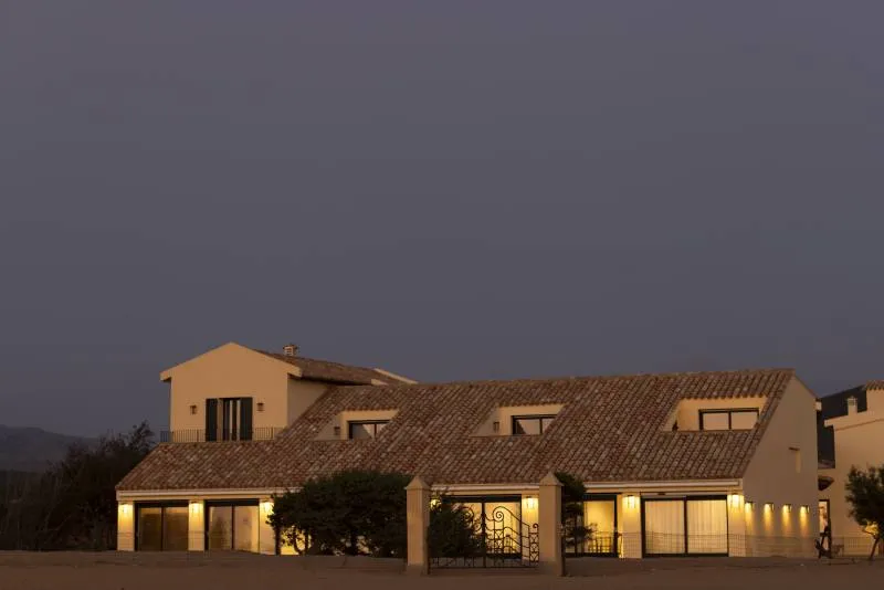 Das ikonische Le Dune Piscinas Resort auf Sardinien Bild: Hotel Das ikonische Le Dune Piscinas Resort auf Sardinien Bild: Hotel