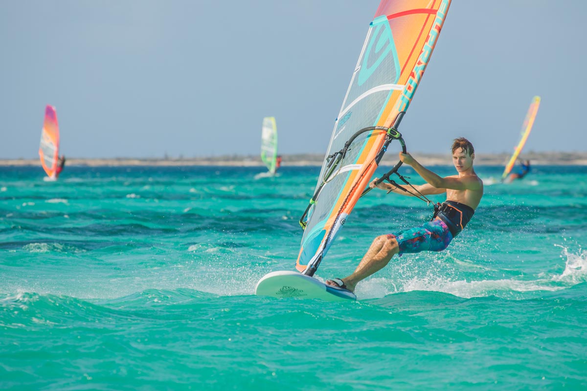 Windsurfing vor Aruba © Wings Global Media